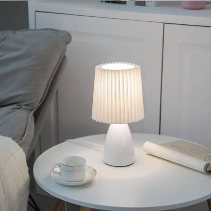 Skorter | Scandinavian Retro Table Lamp with Pleated Shade and Glass Base