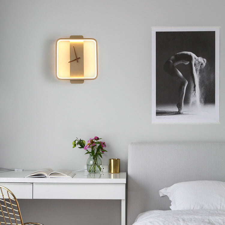 Skorter | Modern, minimalist, clock-shaped LED wall lamp with 1 light