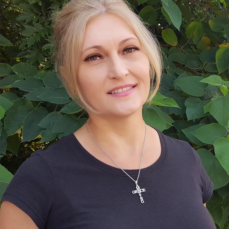 Skorter | Amazing Grace Cross Necklace