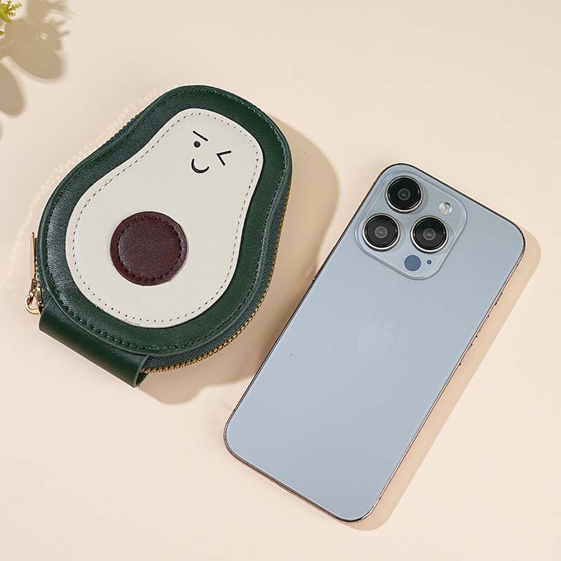 Skorter | Avocado-shaped multifunctional card holder