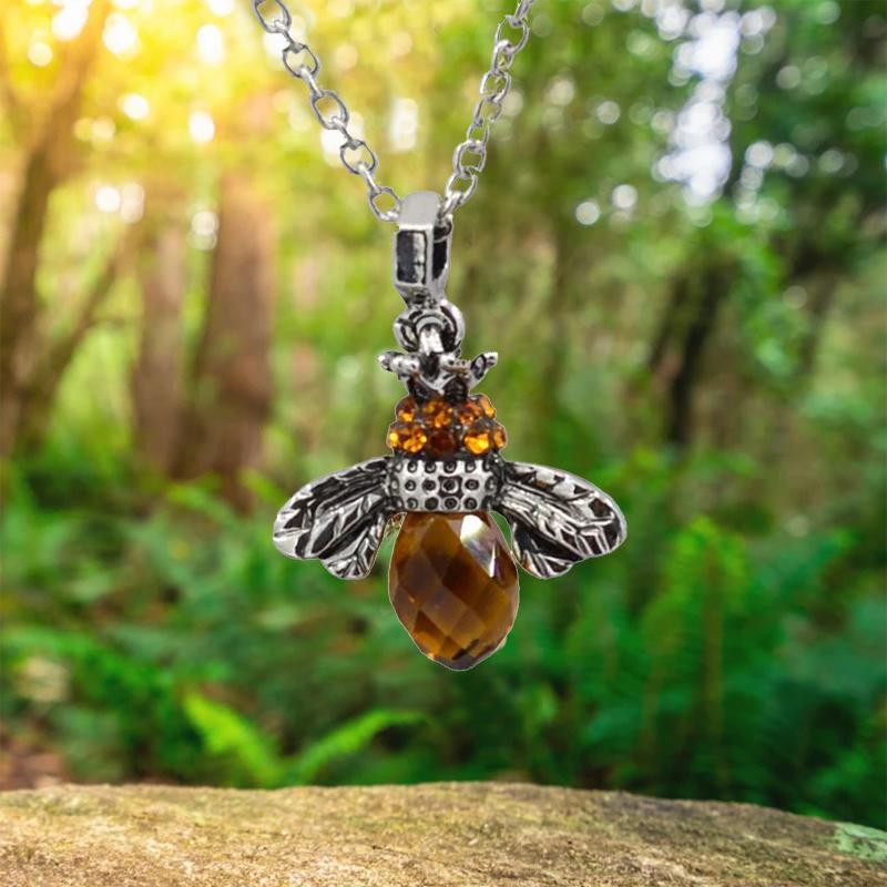 Skorter | "Dancing Bee" Necklace