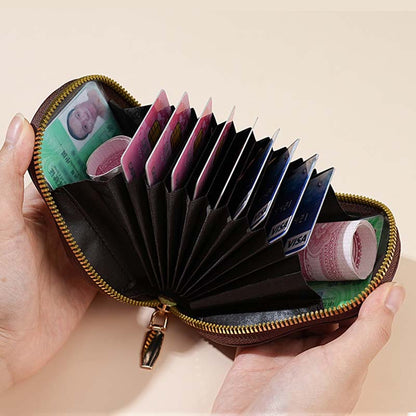 Skorter | Avocado-shaped multifunctional card holder