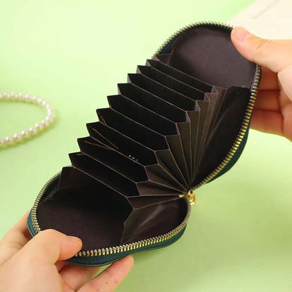 Skorter | Avocado-shaped multifunctional card holder