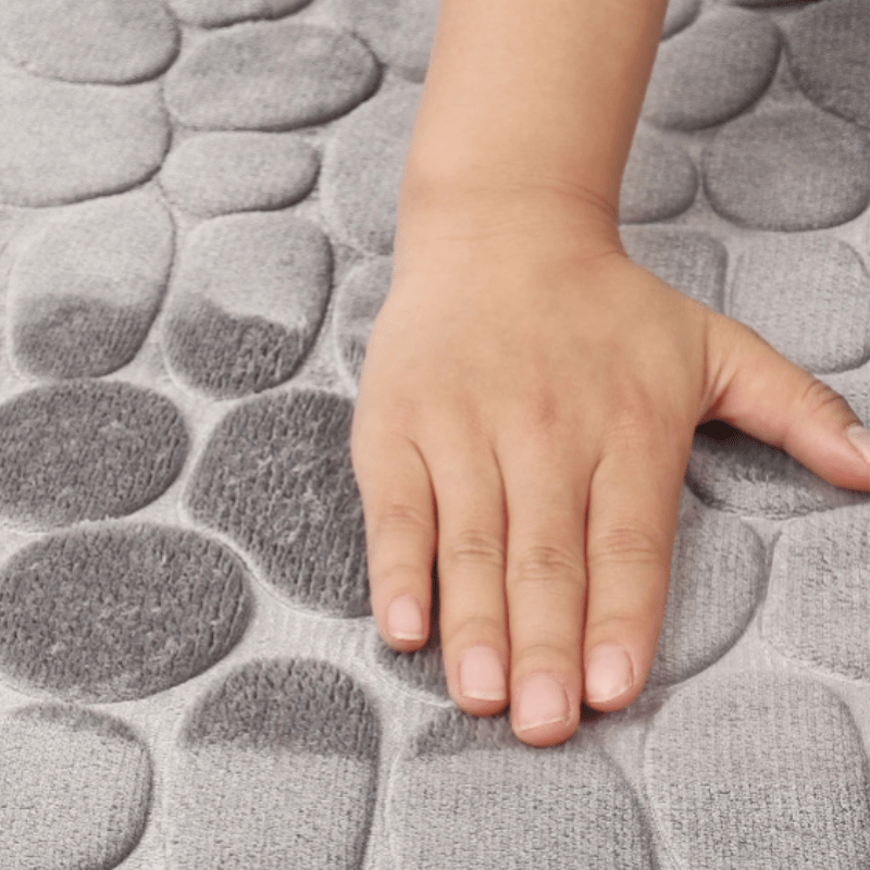 Skorter | Curved Non-Slip Bathroom Mat with Ergonomic Design