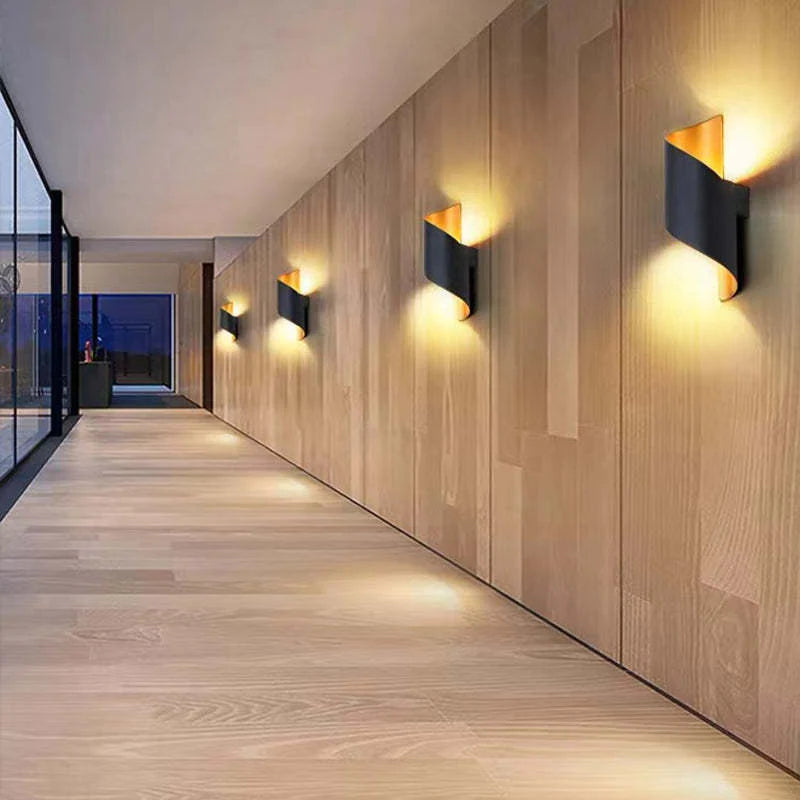 Skorter | Orr Modern LED Wall Lamp, Spiral, Indoor, White/Black, Metal