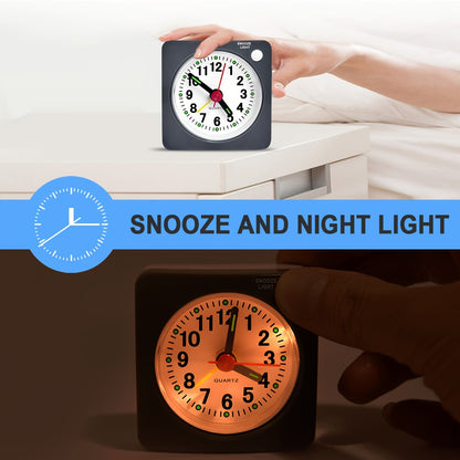 Skorter | TravelSquare - Kompakt reseväckarklocka med snooze och nattlampa