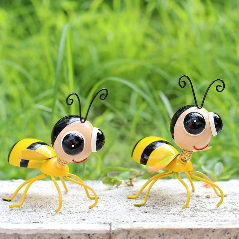 Skorter | 2 Parts - Metal Bee Garden Decor