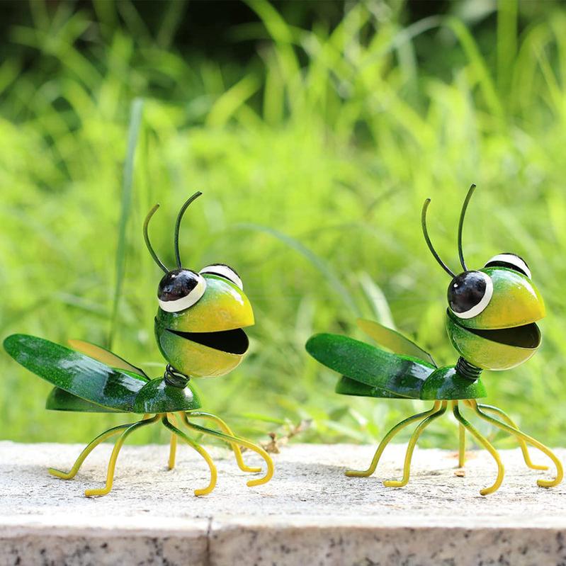 Skorter | 2 Pcs - Metal Grasshopper Garden Decor