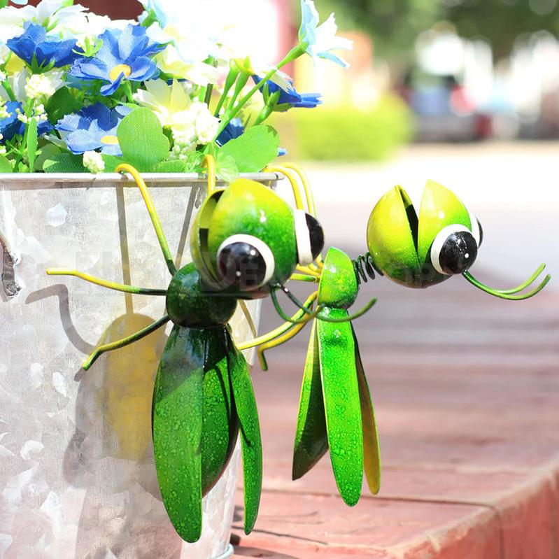 Skorter | 2 Pcs - Metal Grasshopper Garden Decor