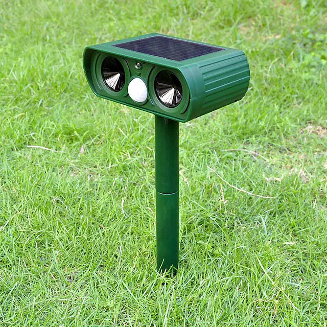Skorter | 2-piece: Outdoor solar-powered ultrasonic pest repeller