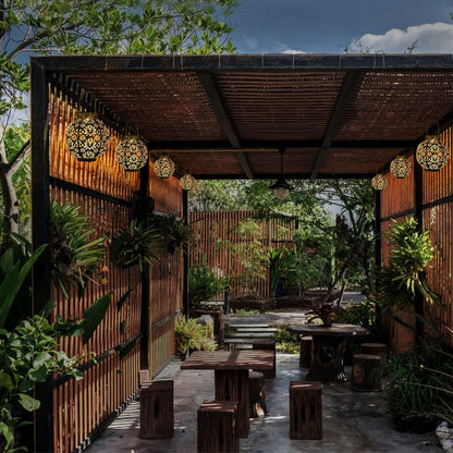 Skorter | 2-part: Solar-powered Hanging Light