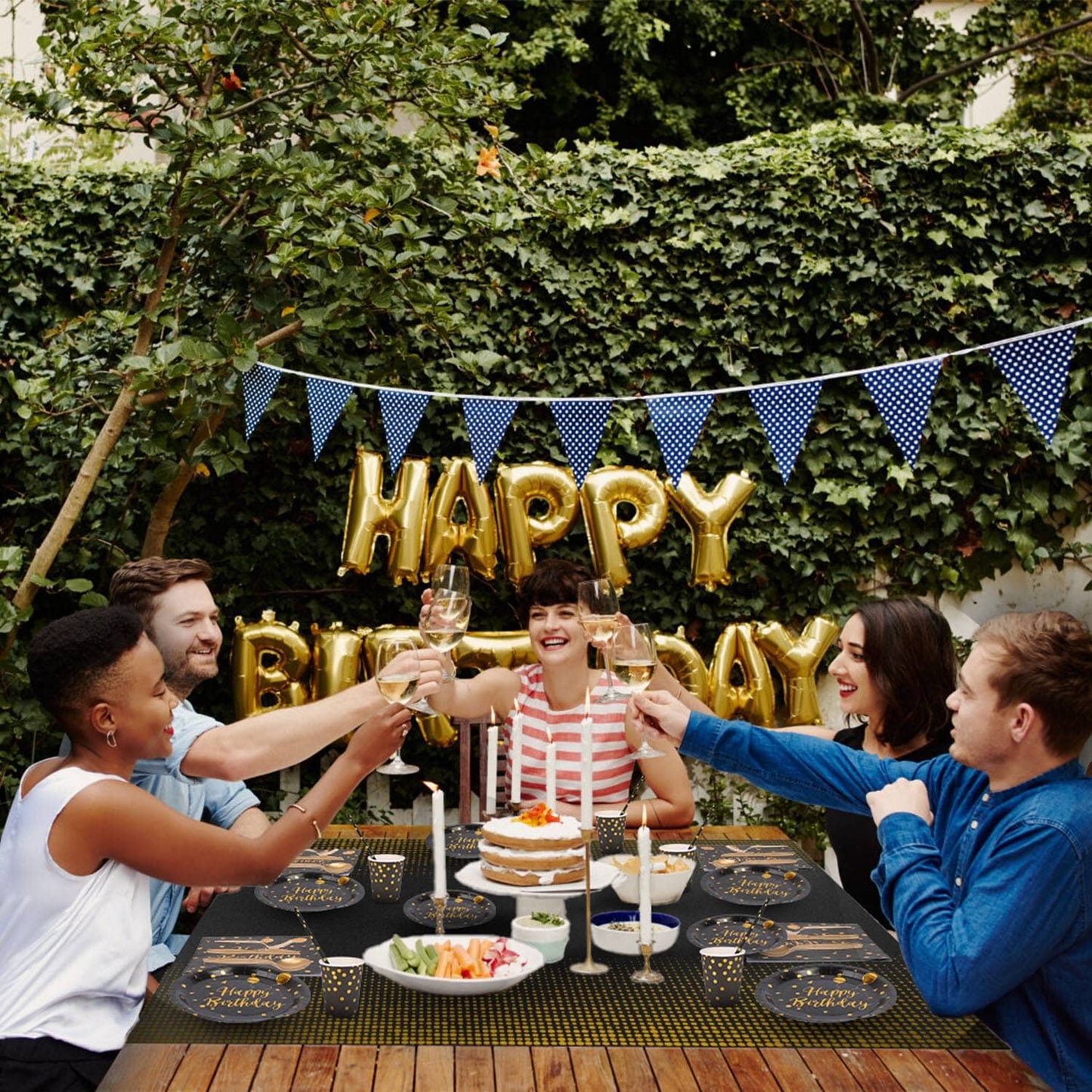 Skorter | 201 Pieces: Black Gold Disposable Tableware Set