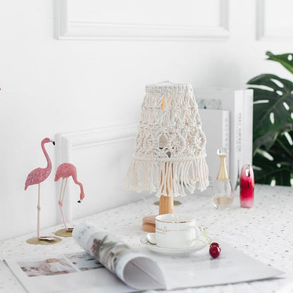 Skorter | FeatherGlow - Feather Wide Bulb-Shaped Table Lamp