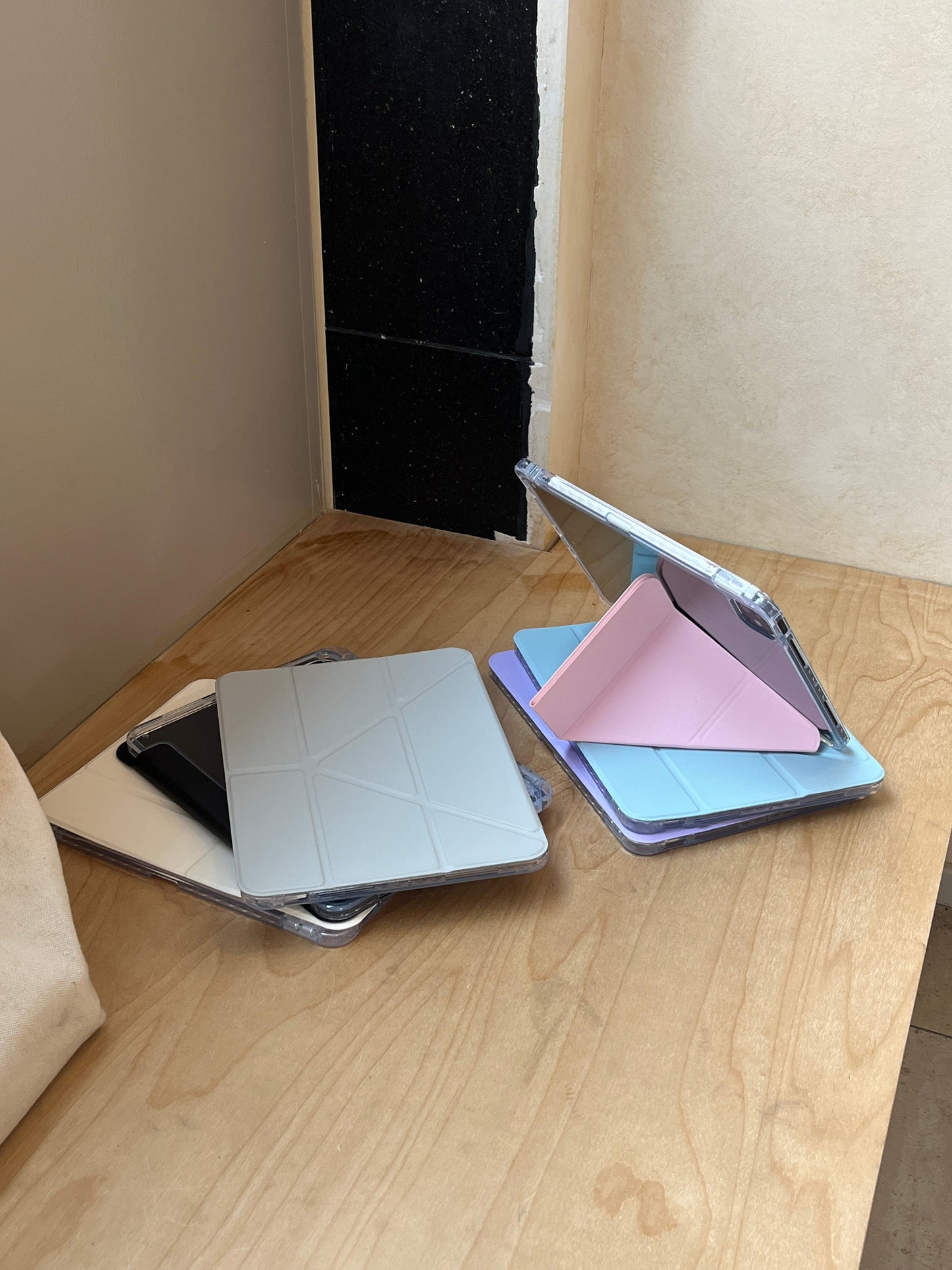 Skorter | Pastel Origami Stand iPad Case Slim Magnetic Foldable Stand