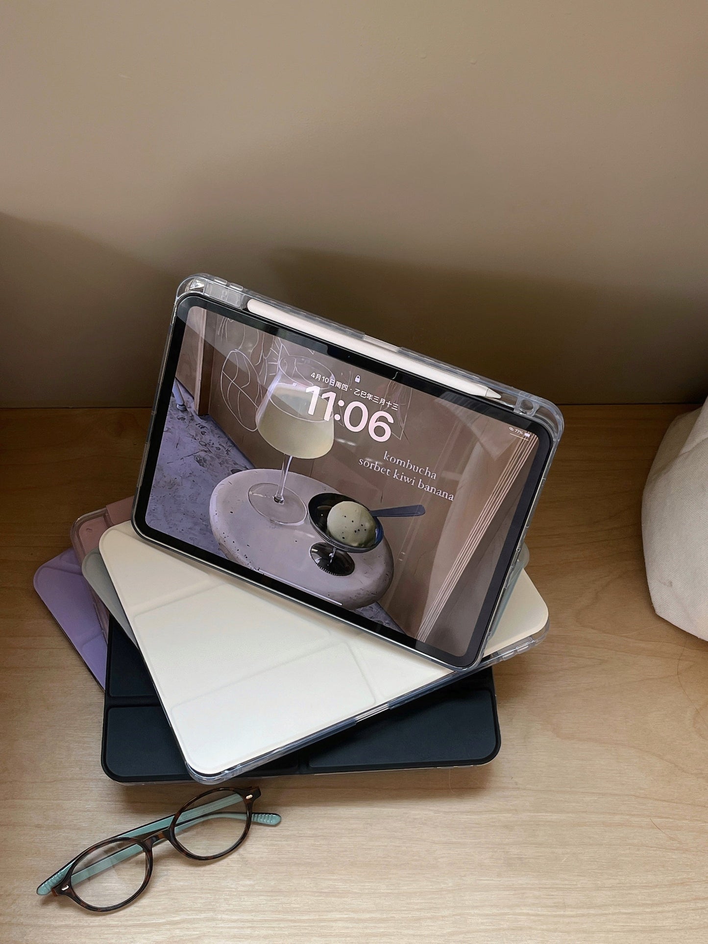Skorter | Pastel Origami Stand iPad Case Slim Magnetic Foldable Stand