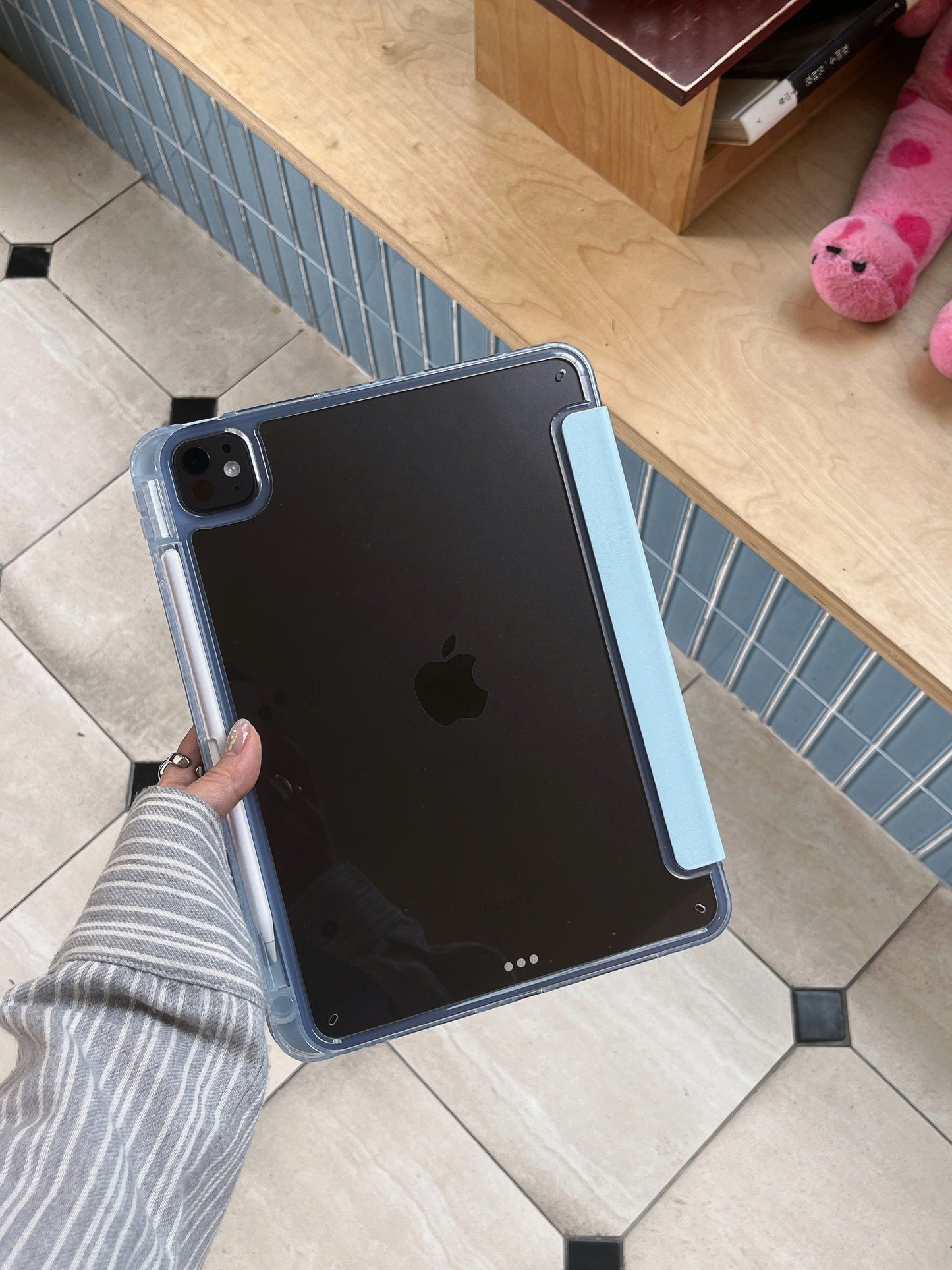 Skorter | Pastel Origami Stand iPad Case Slim Magnetic Foldable Stand