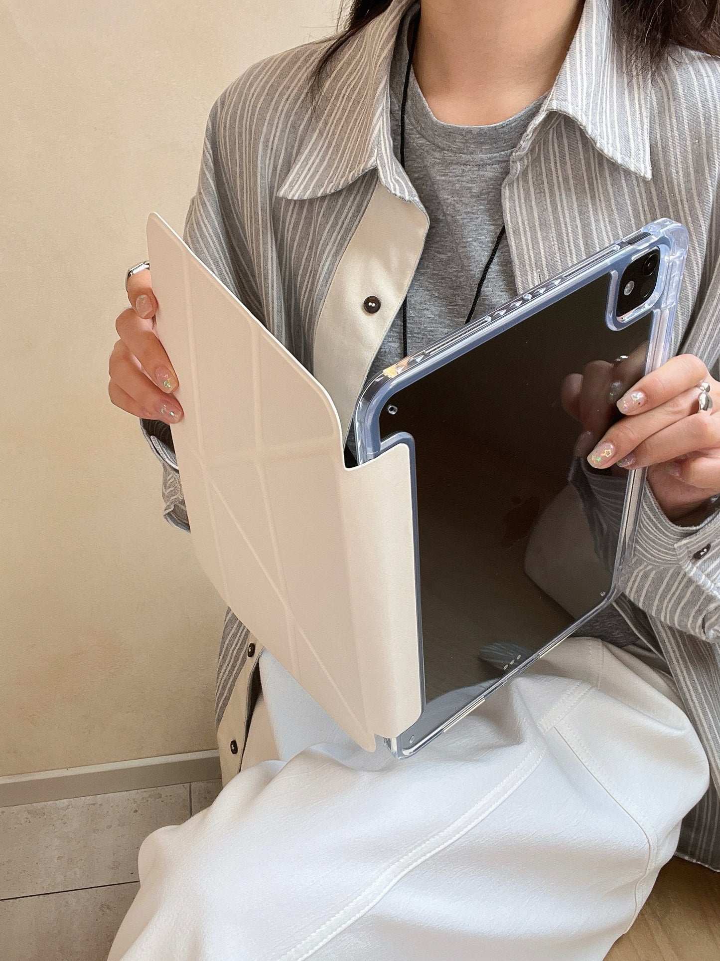 Skorter | Pastel Origami Stand iPad Case Slim Magnetic Foldable Stand
