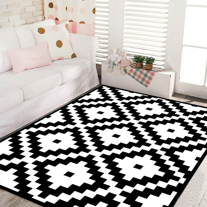 Skorter | Black and White Novelty Rug Polypropylene Optical Illusions Geometric Carpet Stain Resistant Pet Friendly Non Slip Rug for Home