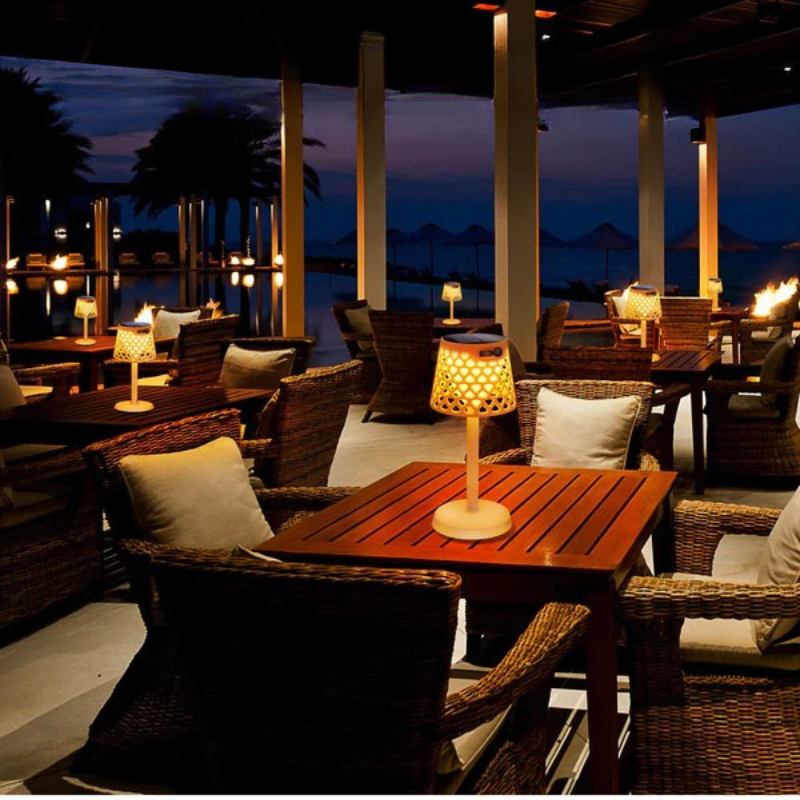 Skorter | EcoLume – Versatile Solar-Powered Desk Lamp