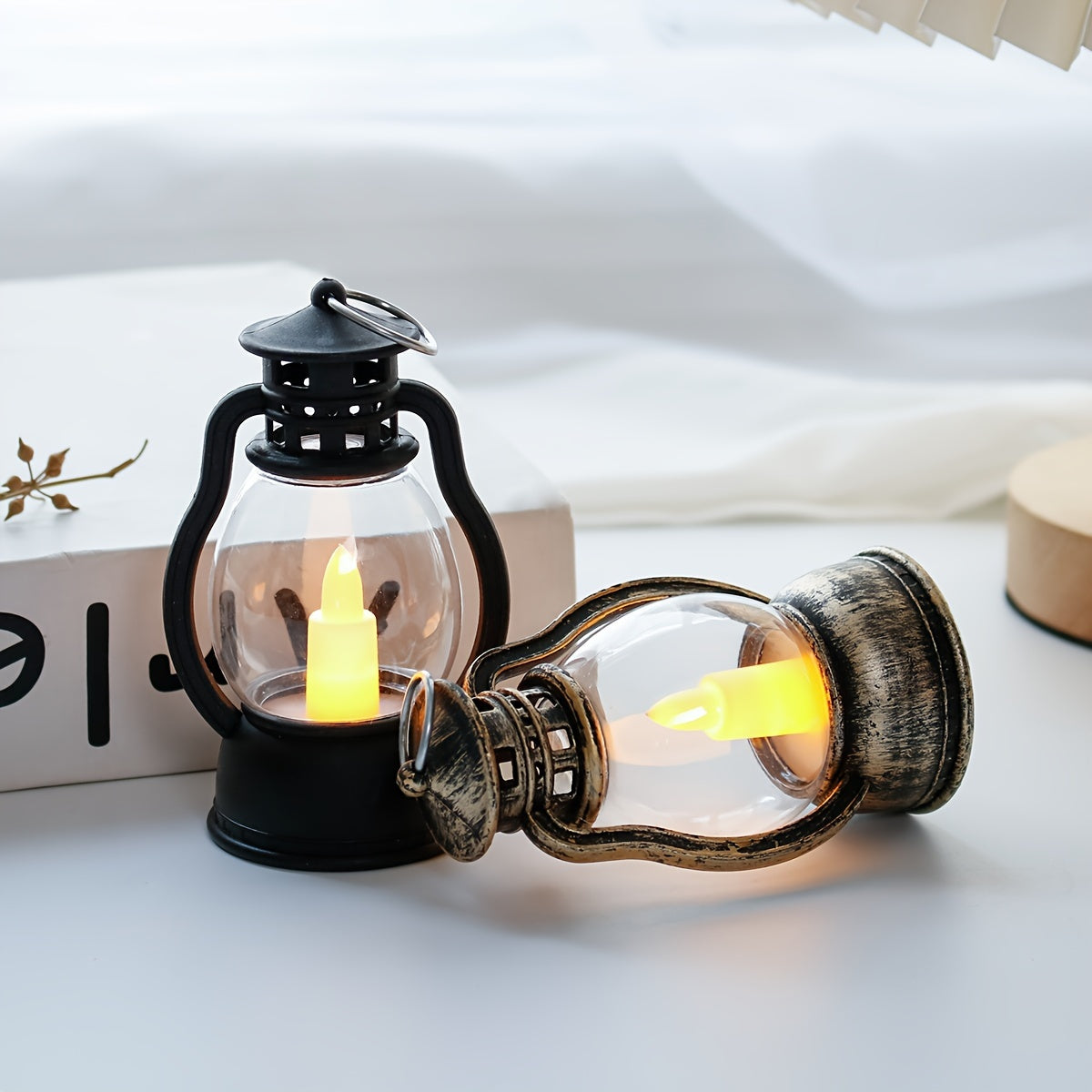 Skorter | VintageGlow - Charming LED Christmas Lantern on Battery