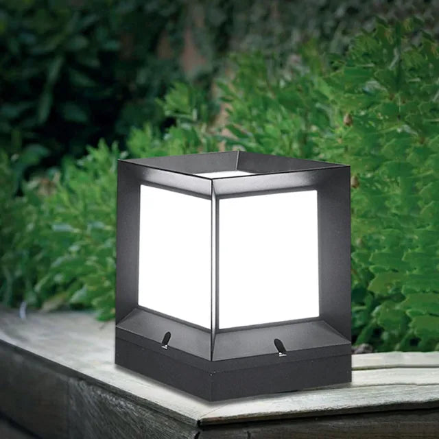 Skorter | Cube Column Lamp