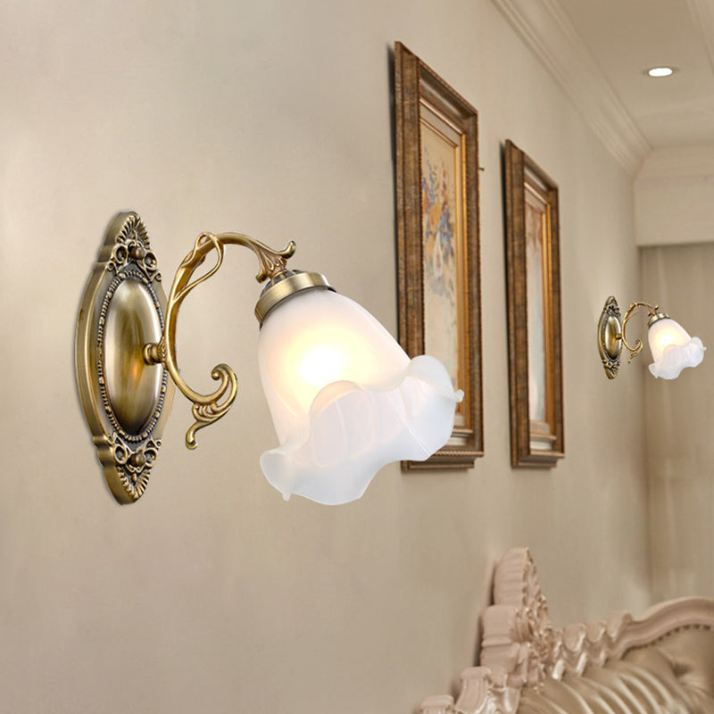 Skorter | Threaded Wall Light Classic Floral Lacquer Frosted Glass Wall Lighting in White
