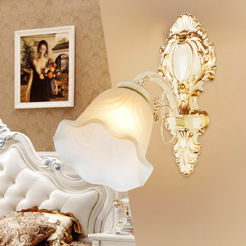 Skorter | Threaded Wall Light Classic Floral Lacquer Frosted Glass Wall Lighting in White
