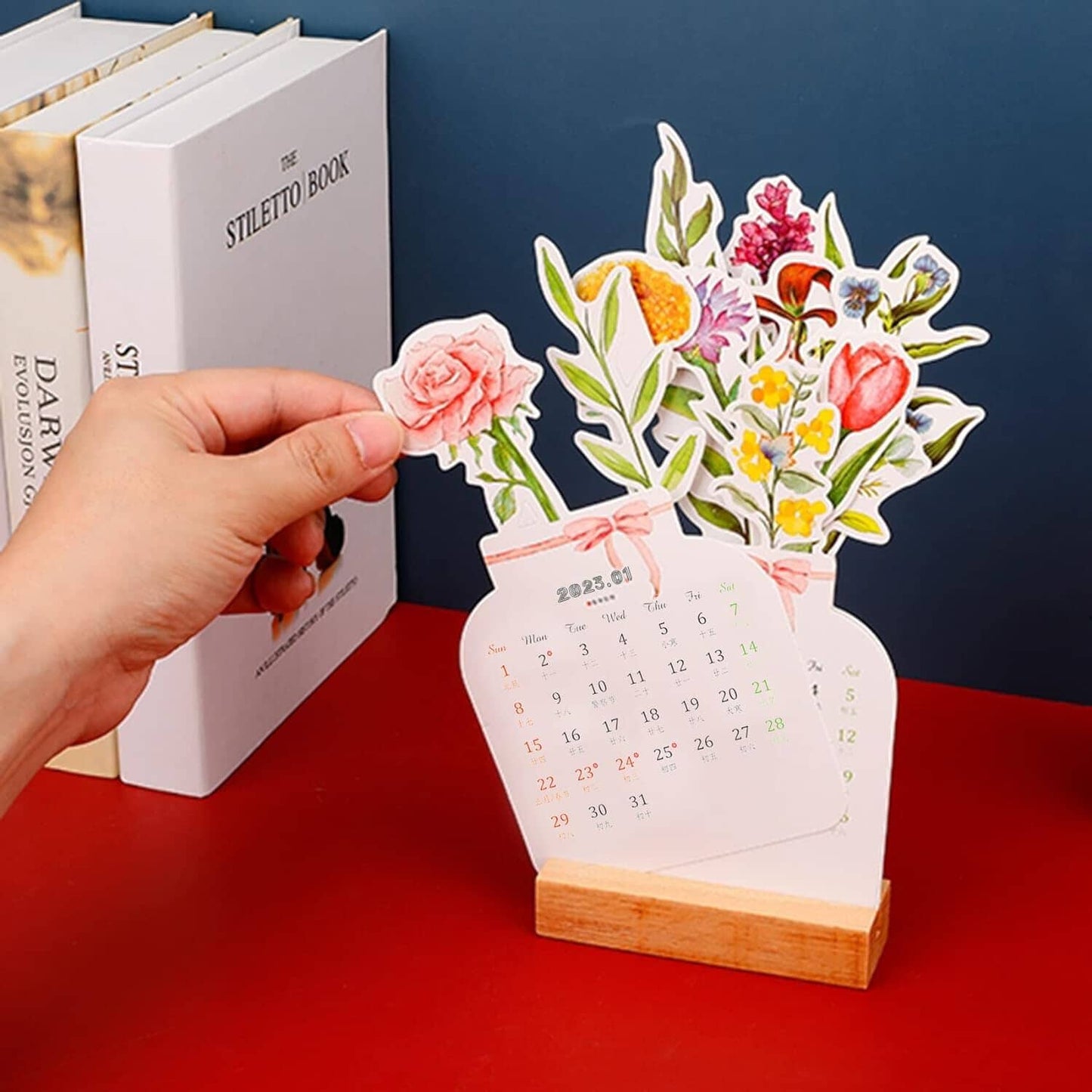 skorter | 2024 Bloomy Flowers Desk Calendar