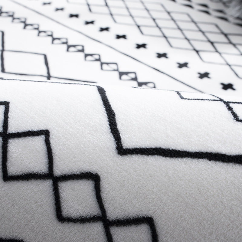 Skorter | Black Living Room Rug Nordic Geometric Print Area Rug Polypropylene Non-Slip Pet Friendly Easy Care Rug