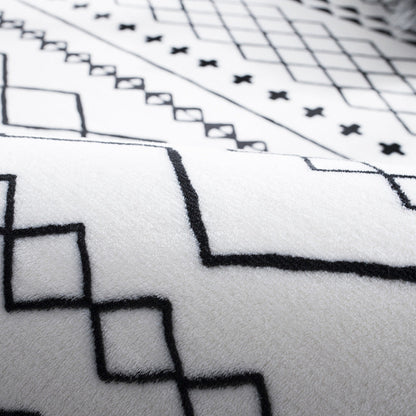 Skorter | Black Living Room Rug Nordic Geometric Print Area Rug Polypropylene Non-Slip Pet Friendly Easy Care Rug