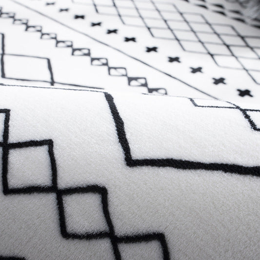 Skorter | Black Living Room Rug Nordic Geometric Print Area Rug Polypropylene Non-Slip Pet Friendly Easy Care Rug