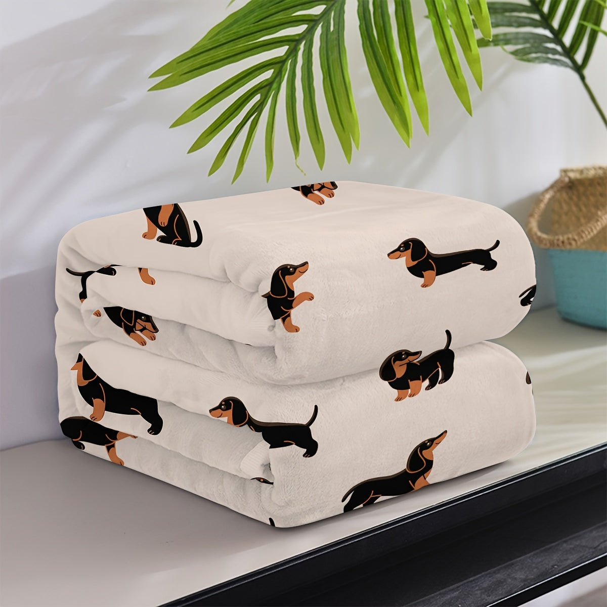 Skorter | Dachshund Flannel Blanket – Soft, Light and Cozy Dog Fan Blanket for Bedroom, Sofa or Living Room
