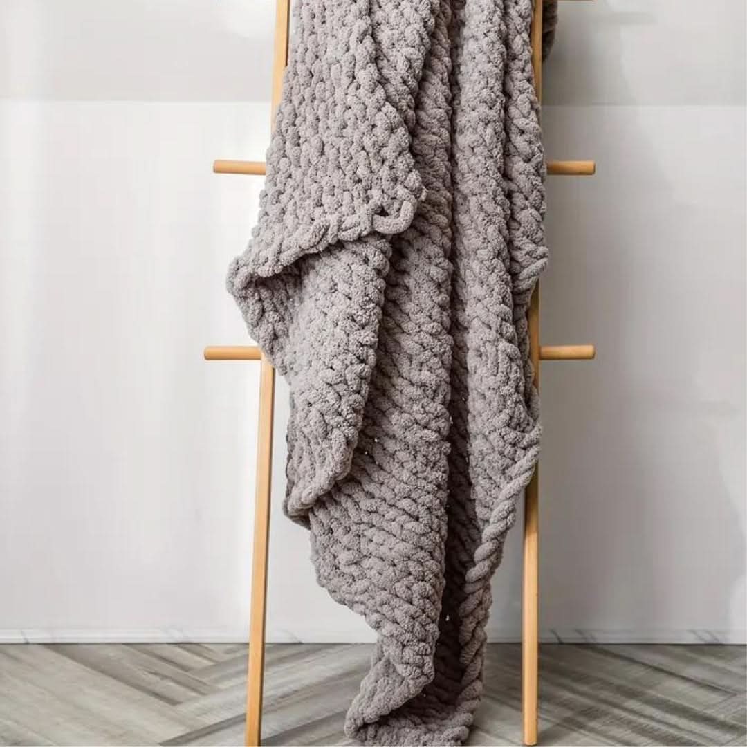 Skorter | CozyCloud - Luxurious Snuggle Blanket