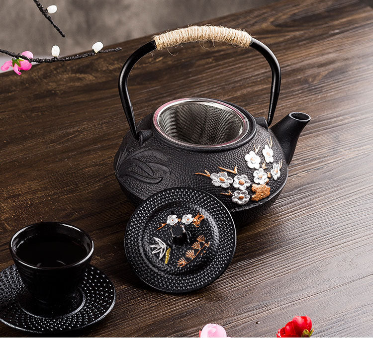Skorter in Japanese iron pot