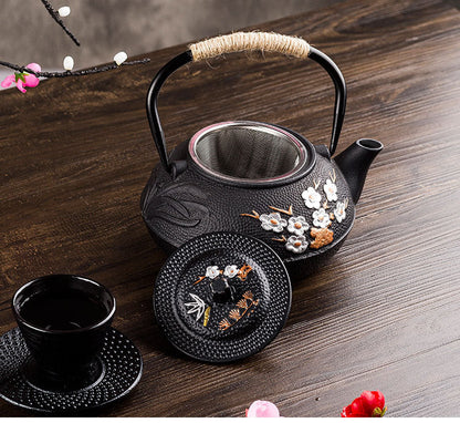 Skorter in Japanese iron pot