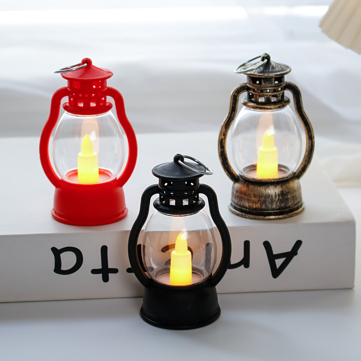 Skorter | VintageGlow - Charming LED Christmas Lantern on Battery
