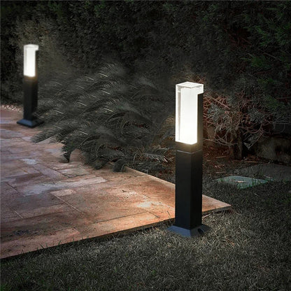 Skorter | Elegant Solar Post Light