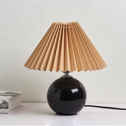 Skorter | Nordic minimalist 1-light table lamp made of ceramic with pleats