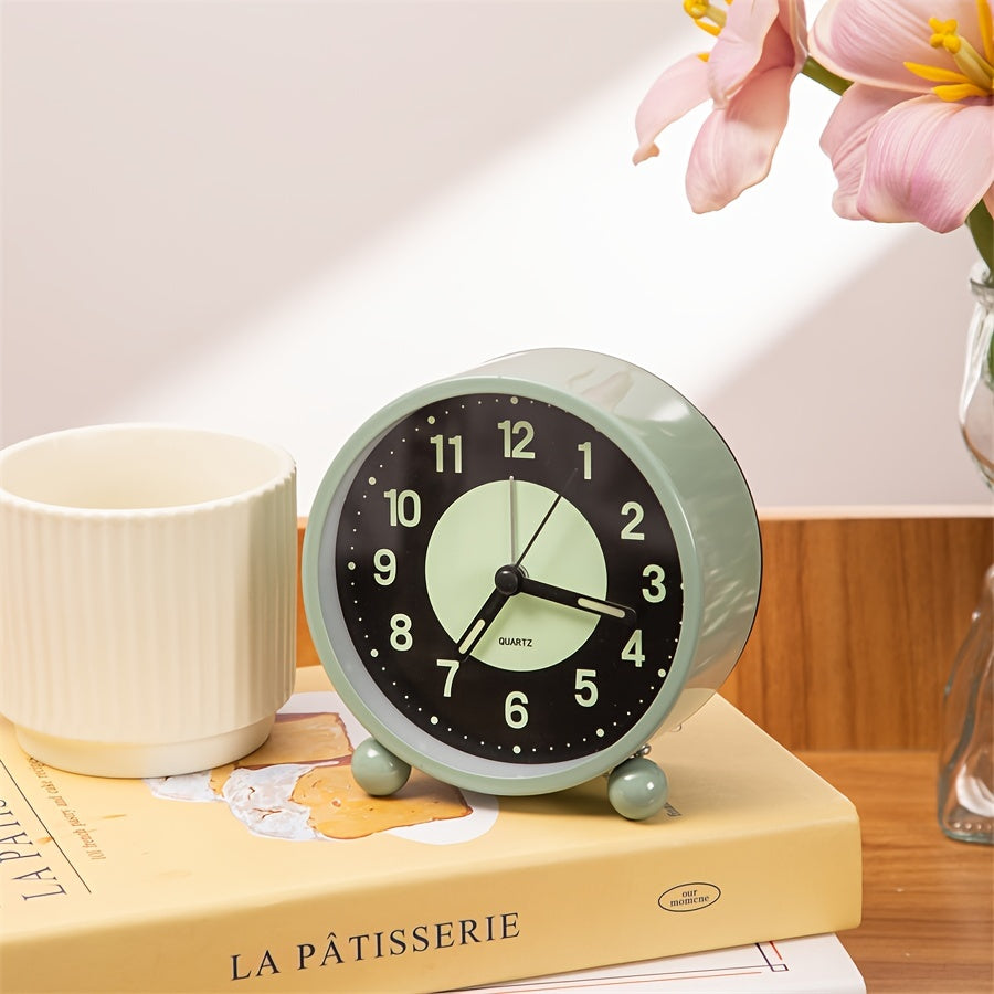 Skorter | EleganceMetal - Chic Metal Alarm Clock with Soft Night Light