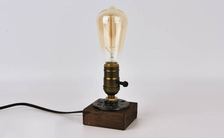 Skorter | Vintage Industrial Iron Light Bulb 1-Light Table Lamp