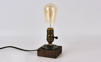 Skorter | Vintage Industrial Iron Light Bulb 1-Light Table Lamp