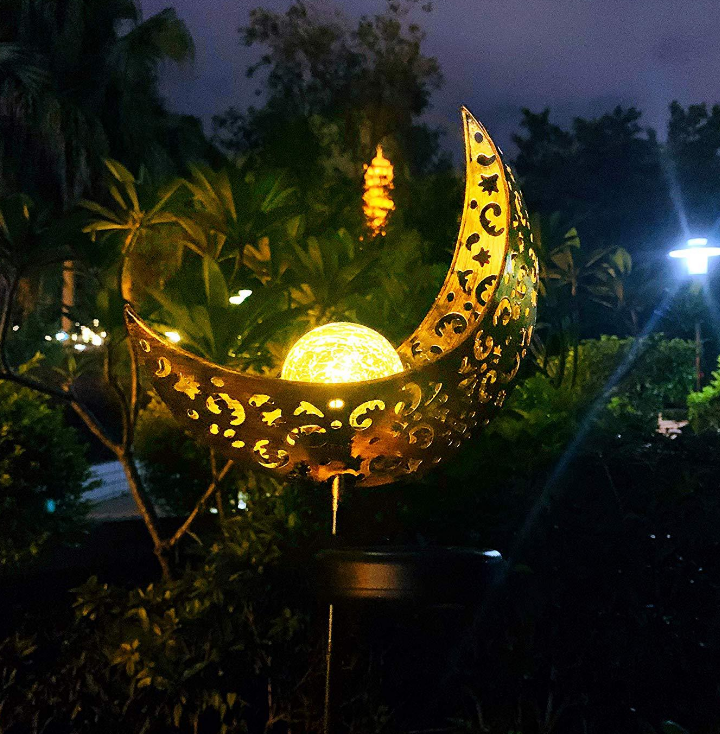 Skorter | Solar Garden Light made of Metal – Waterproof LED Design in Moon, Flame, Sun or Star Shape