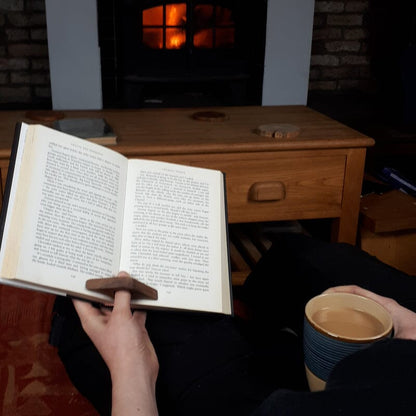 Skorter | Book reading tool made of solid wood