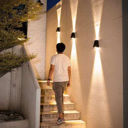 Skorter | Modern LED outdoor wall light with up & down light – Waterproof wall lamp for house facade and entrance area