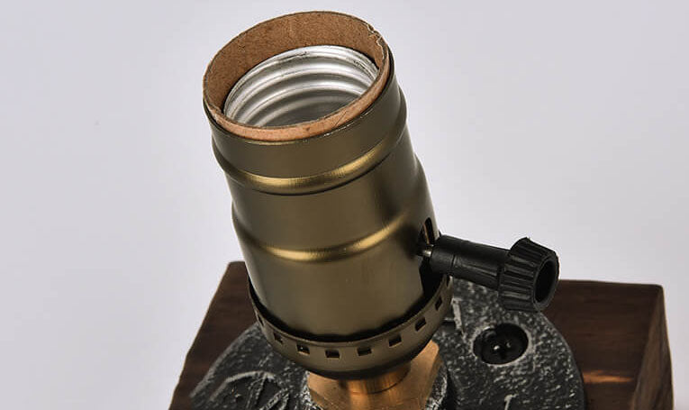 Skorter | Vintage Industrial Iron Light Bulb 1-Light Table Lamp
