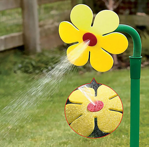 Skorter | Dancing Daisy Sprinkler – Fun Lawn Sprinkler for Garden and Pets