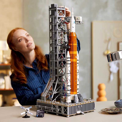 Skorter | Build, Explore & Display – The Ultimate NASA Artemis Space Launch System Model Kit