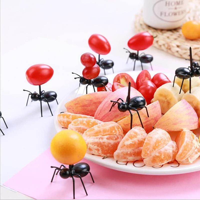 Skorter | Busy Ants Move Fruit Fork