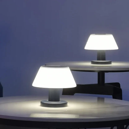 Skorter | Solar powered table lamp - Solara