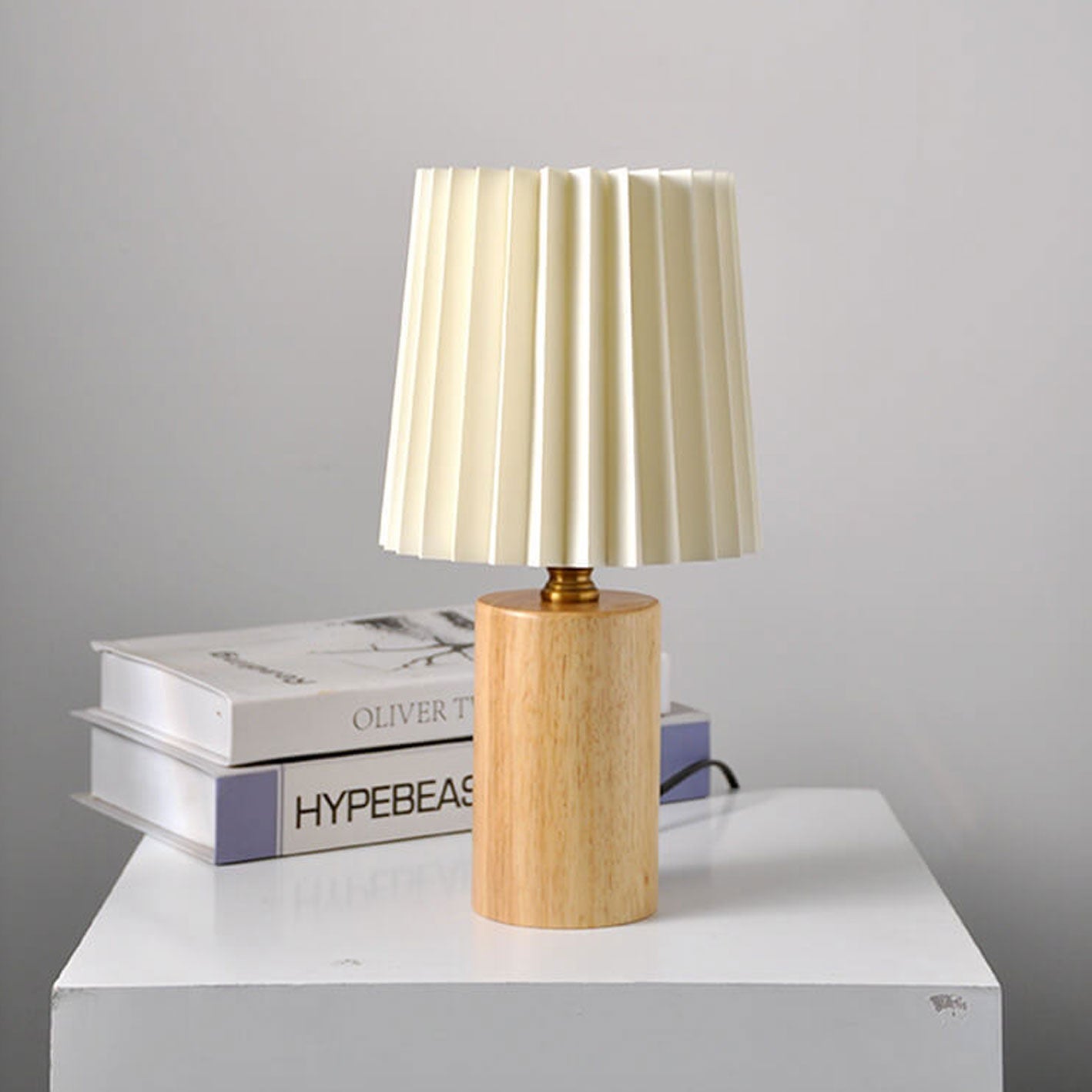 Skorter | Vintage Korean Pleated Column Solid Wood Base 1-Light Table Lamp